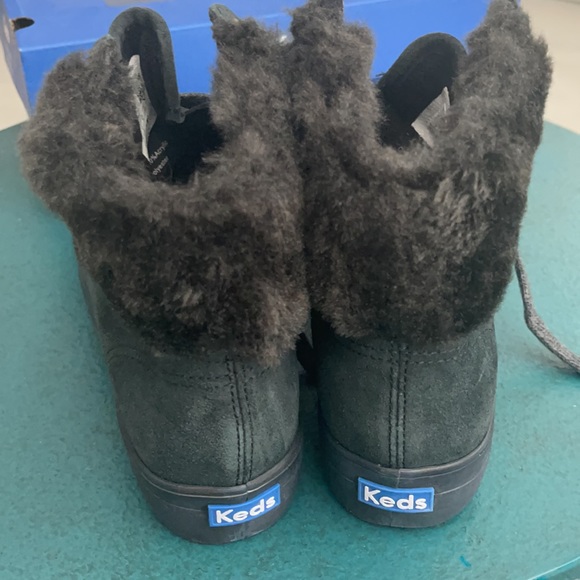 NEW WITH TAGS KEDS RISE SUADE BOOTIES with hidden wedge - 7.5 - Picture 5 of 6